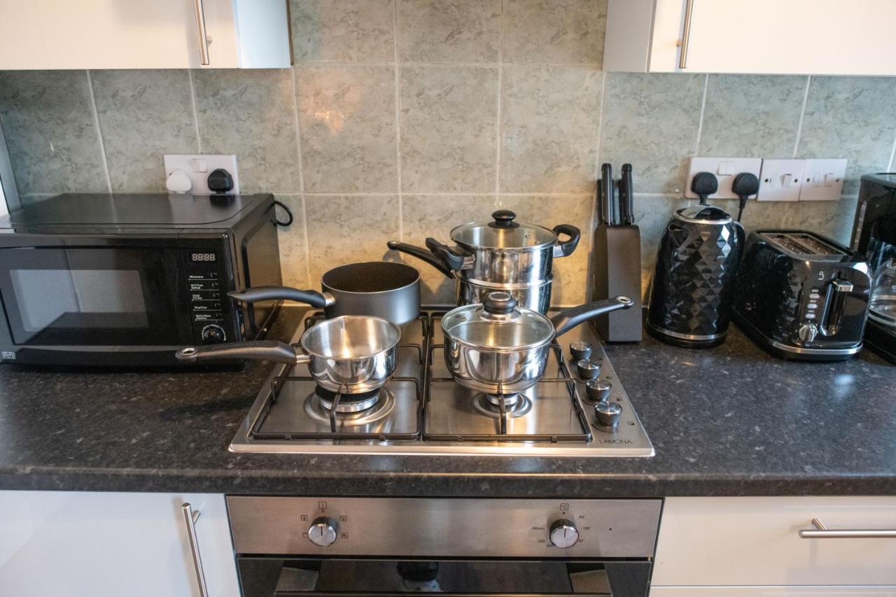 4 Bedroom Flat With High Speed Wi-Fi In North Acton, Ealing, West Лондон Екстер'єр фото